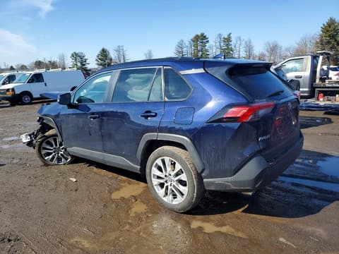 2024 Toyota RAV4, VIN 2T3A1RFV6RW483933. Фото 2 з 6 з аукціону Copart. Каталог авто зі США OpenDataCar.