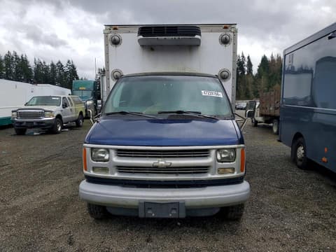 2002 Chevrolet Express 3500, VIN 1GBJG31R621172985. Zdjęcie 5 z 6 z aukcji Copart. Katalog aut z USA OpenDataCar.