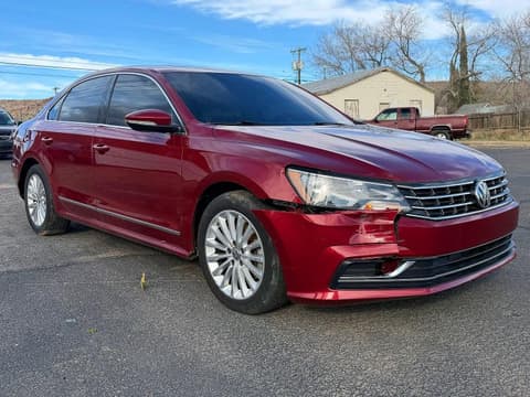 2017 Volkswagen Passat, VIN 1VWBT7A3XHC051188. Фото 1 з 6 з аукціону Copart. Каталог авто зі США OpenDataCar.