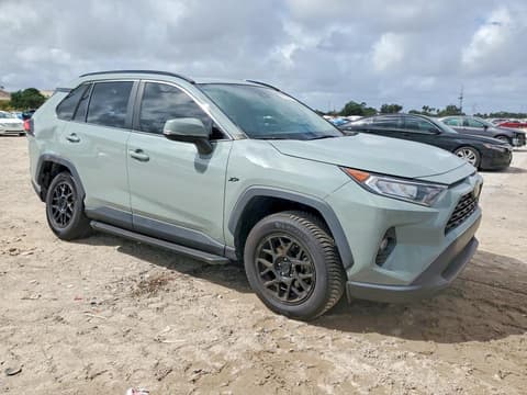 2021 Toyota RAV4, VIN 2T3W1RFV1MW134595. Фото 4 з 6 з аукціону Copart. Каталог авто зі США OpenDataCar.