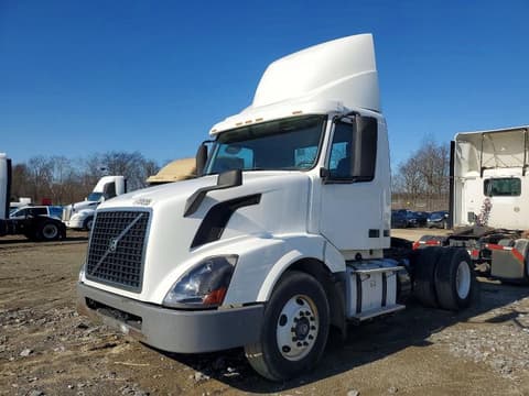 2016 Volvo VNL, VIN 4V4N39TG0GN965520. Фото 2 з 6 з аукціону Copart. Каталог авто зі США OpenDataCar.