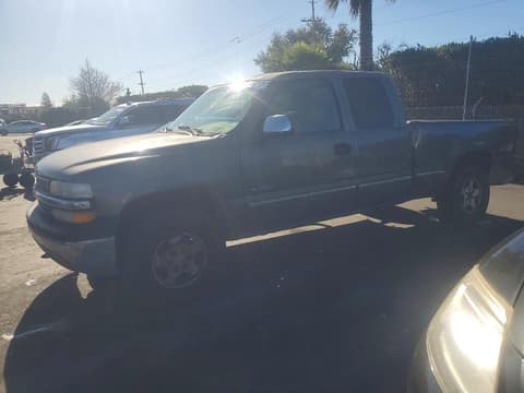 2000 Chevrolet Silverado, VIN 2GCEK19V7Y1120415. Фото 1 з 6 з аукціону Copart. Каталог авто зі США OpenDataCar.