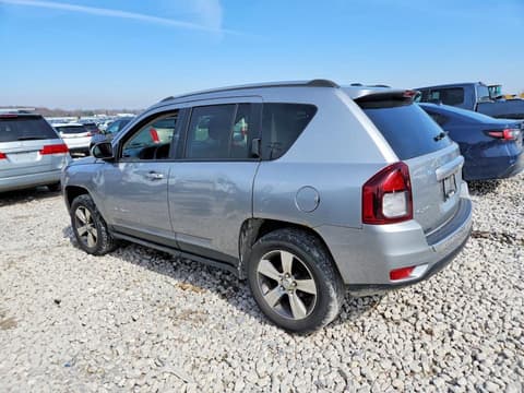 2017 Jeep Compass, VIN 1C4NJDEB9HD129590. Фото 2 из 6 с аукциона Copart. Каталог авто из США OpenDataCar.