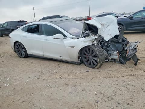 2013 Tesla Model S, VIN 5YJSA1CP7DFP08029. Фото 4 з 6 з аукціону Copart. Каталог авто зі США OpenDataCar.