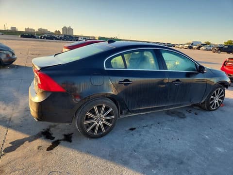 2018 Volvo S60, VIN LYV402HK7JB173733. Фото 3 з 6 з аукціону Copart. Каталог авто зі США OpenDataCar.