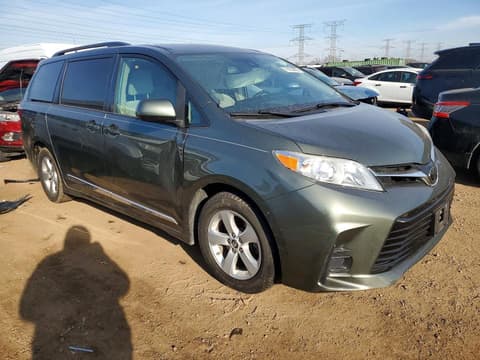 2018 Toyota Sienna, VIN 5TDKZ3DC3JS941512. Фото 4 з 6 з аукціону Copart. Каталог авто зі США OpenDataCar.
