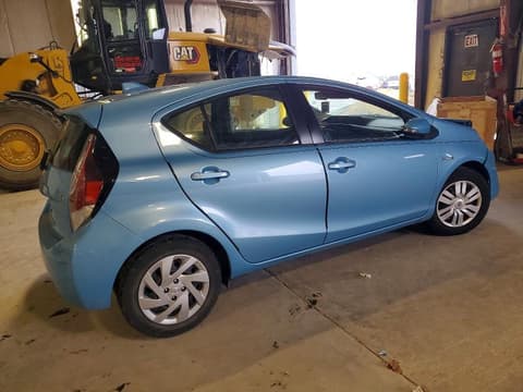 2015 Toyota Prius C, VIN JTDKDTB32F1096769. Фото 3 з 6 з аукціону Copart. Каталог авто зі США OpenDataCar.