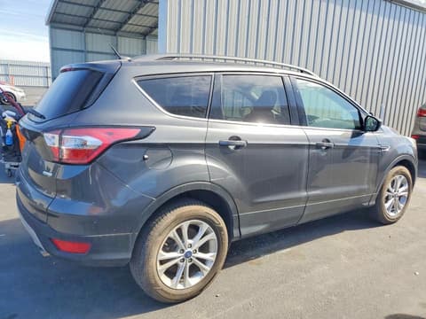 2018 Ford Escape, VIN 1FMCU0GD3JUC61395. Фото 3 з 6 з аукціону Copart. Каталог авто зі США OpenDataCar.