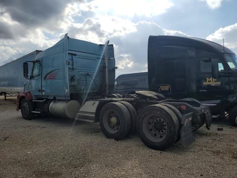 2011 Volvo VN, VIN 4V4NC9TH5BN294301. Фото 3 з 6 з аукціону Copart. Каталог авто зі США OpenDataCar.