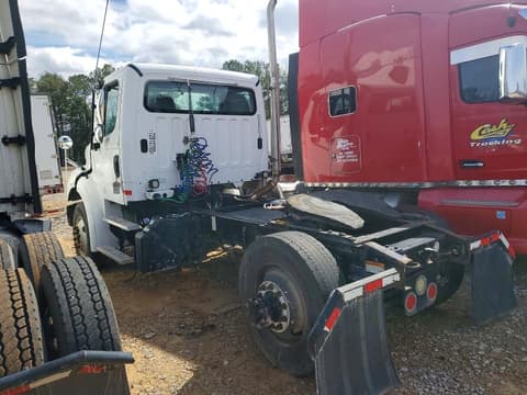 2015 Freightliner M2, VIN 1FUBC5CYXFHGK0763. Фото 3 з 6 з аукціону Copart. Каталог авто зі США OpenDataCar.