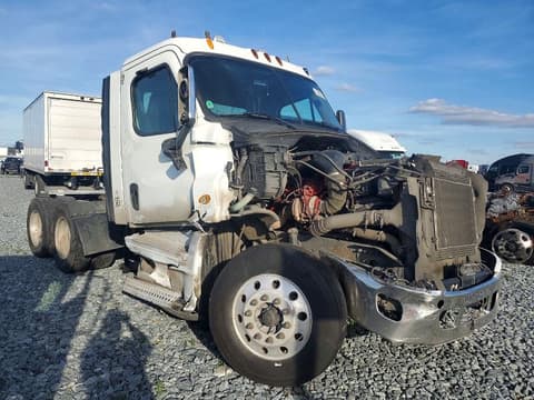 2013 Freightliner Cascadia, VIN 3AKJGEBG0DSFG6358. Photo 1 of 6 from Copart auction. OpenDataCar US salvage catalog.