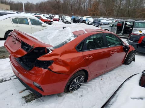 2024 Kia Forte, VIN 3KPF24AD4RE727238. Zdjęcie 3 z 6 z aukcji Copart. Katalog aut z USA OpenDataCar.