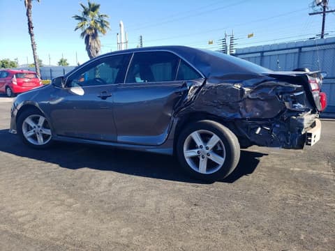 2014 Toyt Camry, VIN 4T1BF1FK3EU359182. Фото 2 з 6 з аукціону Copart. Каталог авто зі США OpenDataCar.