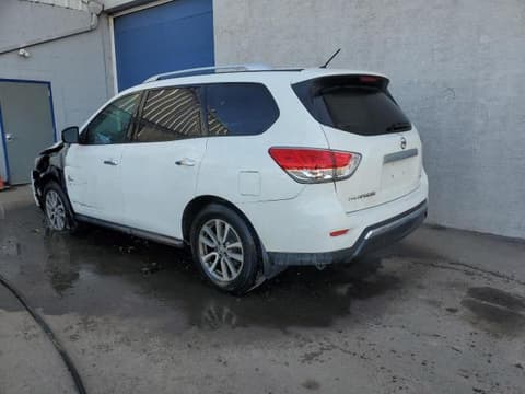 2015 Nissan Pathfinder, VIN 5N1AR2MM5FC714888. Фото 2 з 6 з аукціону Copart. Каталог авто зі США OpenDataCar.