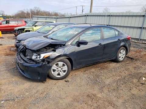 2017 Kia Forte, VIN 3KPFK4A70HE011347. Zdjęcie 1 z 6 z aukcji Copart. Katalog aut z USA OpenDataCar.