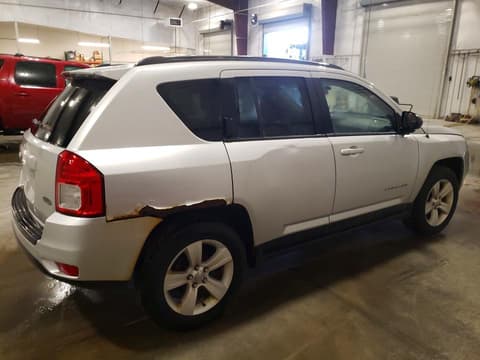 2011 Jeep Compass, VIN 1J4NF1FB8BD240339. Фото 3 з 6 з аукціону Copart. Каталог авто зі США OpenDataCar.