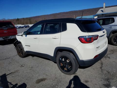 2018 Jeep Compass, VIN 3C4NJDBBXJT304448. Фото 2 з 6 з аукціону Copart. Каталог авто зі США OpenDataCar.