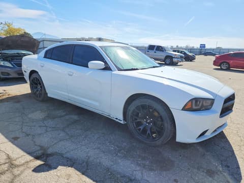 2014 Dodge Charger, VIN 2C3CDXHG5EH338397. Фото 4 з 6 з аукціону Copart. Каталог авто зі США OpenDataCar.
