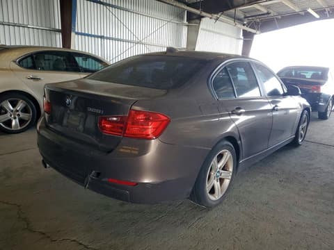 2013 Bmw 3 Series, VIN WBA3C1C52DF435300. Zdjęcie 3 z 6 z aukcji Copart. Katalog aut z USA OpenDataCar.