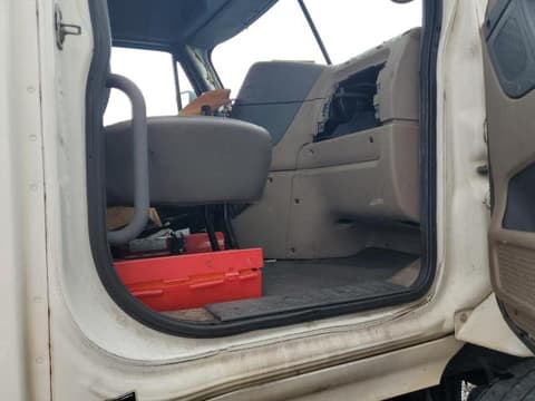 2016 Freightliner Cascadia 113, VIN 3AKBGADV2GSHB2532. Zdjęcie 5 z 6 z aukcji Copart. Katalog aut z USA OpenDataCar.