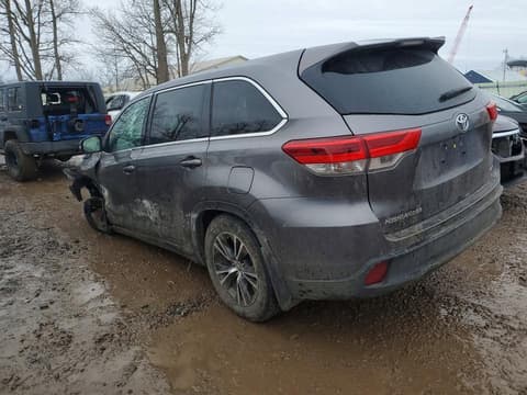 2019 Toyota Highlander, VIN 5TDBZRFH3KS996958. Фото 2 з 6 з аукціону Copart. Каталог авто зі США OpenDataCar.