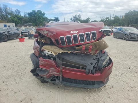 2019 Jeep Cherokee, VIN 1C4PJLCBXKD160358. Фото 5 з 6 з аукціону Copart. Каталог авто зі США OpenDataCar.