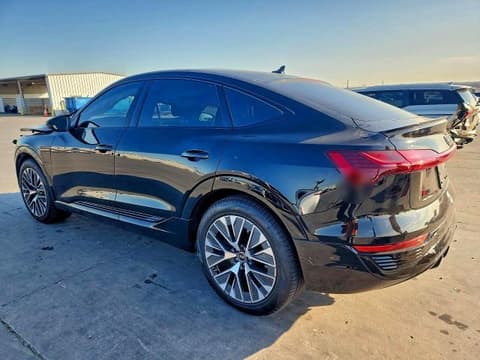 2024 Audi Q8, VIN WA1CAAGE0RB052659. Фото 2 з 6 з аукціону Copart. Каталог авто зі США OpenDataCar.
