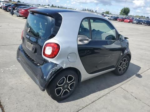 2016 Smart Fortwo, VIN WMEFJ5DA3GK073788. Фото 3 з 6 з аукціону Copart. Каталог авто зі США OpenDataCar.