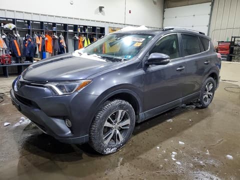 2018 Toyota RAV4, VIN JTMRFREV7JJ213652. Фото 1 з 6 з аукціону Copart. Каталог авто зі США OpenDataCar.