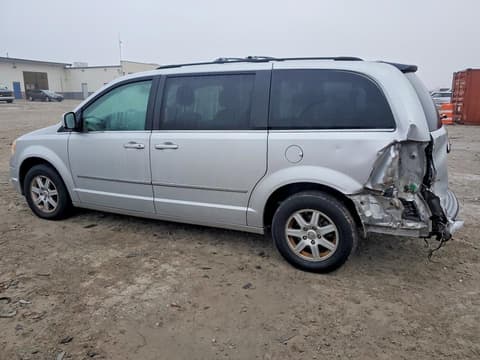 2010 Chrysler Town & Country, VIN 2A4RR5D16AR421087. Фото 2 з 6 з аукціону Copart. Каталог авто зі США OpenDataCar.
