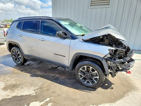 2020 Jeep Compass, VIN 3C4NJDDB1LT126798. Фото 4 з 6 з аукціону Copart. Каталог авто зі США OpenDataCar.