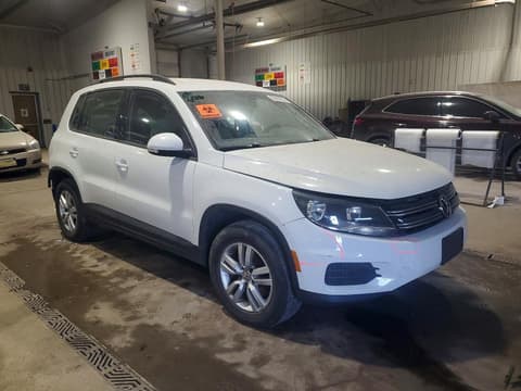 2017 Volkswagen Tiguan, VIN WVGBV7AXXHK020346. Фото 4 з 6 з аукціону Copart. Каталог авто зі США OpenDataCar.