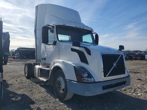 2016 Volvo VNL, VIN 4V4N39TGXGN965623. Фото 1 из 6 с аукциона Copart. Каталог авто из США OpenDataCar.