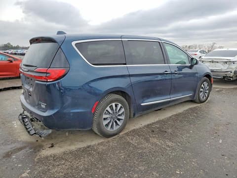2022 Chrysler Pacifica, VIN 2C4RC1S74NR101053. Фото 3 из 6 с аукциона Copart. Каталог авто из США OpenDataCar.