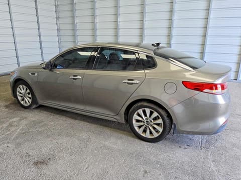 2017 Kia Optima, VIN 5XXGU4L3XHG133956. Фото 2 з 6 з аукціону Copart. Каталог авто зі США OpenDataCar.