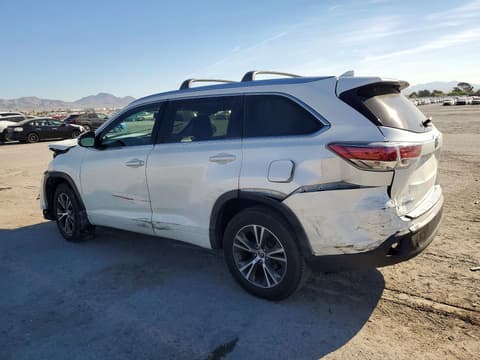 2016 Toyota Highlander, VIN 5TDKKRFH1GS137203. Фото 2 з 6 з аукціону Copart. Каталог авто зі США OpenDataCar.
