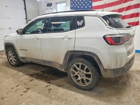 2022 Jeep Compass, VIN 3C4NJDFB9NT128931. Фото 2 з 6 з аукціону Copart. Каталог авто зі США OpenDataCar.