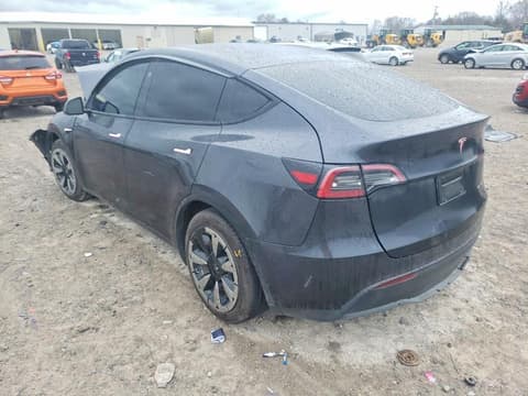 2024 Tesla Model Y, VIN 7SAYGAEE8RF050039. Фото 2 з 6 з аукціону Copart. Каталог авто зі США OpenDataCar.
