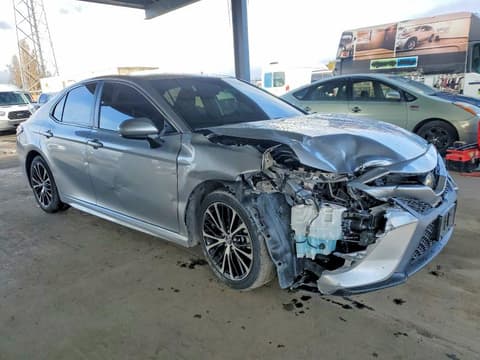 2020 Toyota Camry, VIN 4T1G11AK3LU877561. Фото 4 з 6 з аукціону Copart. Каталог авто зі США OpenDataCar.