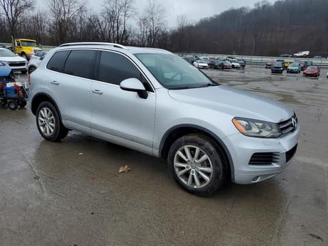 2014 Volkswagen Touareg, VIN WVGEF9BP2ED015260. Фото 4 из 6 с аукциона Copart. Каталог авто из США OpenDataCar.