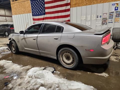 2011 Dodge Charger, VIN 2B3CM5CT1BH572439. Фото 2 из 6 с аукциона Copart. Каталог авто из США OpenDataCar.
