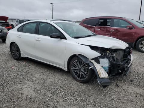 2024 Kia Forte, VIN 3KPF54AD0RE773513. Фото 4 из 6 с аукциона Copart. Каталог авто из США OpenDataCar.