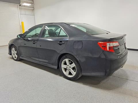 2014 Toyota Camry, VIN 4T1BF1FK1EU302463. Фото 2 з 6 з аукціону Copart. Каталог авто зі США OpenDataCar.