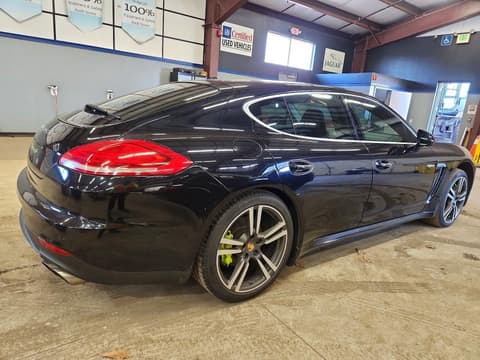 2015 Porsche Panamera, VIN WP0AD2A7XFL040772. Фото 3 з 6 з аукціону Copart. Каталог авто зі США OpenDataCar.