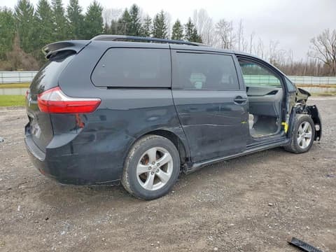 2017 Toyota Sienna, VIN 5TDKZ3DC3HS781562. Фото 3 з 6 з аукціону Copart. Каталог авто зі США OpenDataCar.