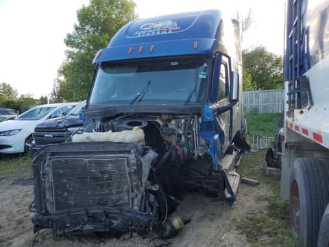 2023 Freightliner Cascadia 126, VIN 1FUJHHDR9PLNW7989. Zdjęcie 2 z 6 z aukcji Copart. Katalog aut z USA OpenDataCar.