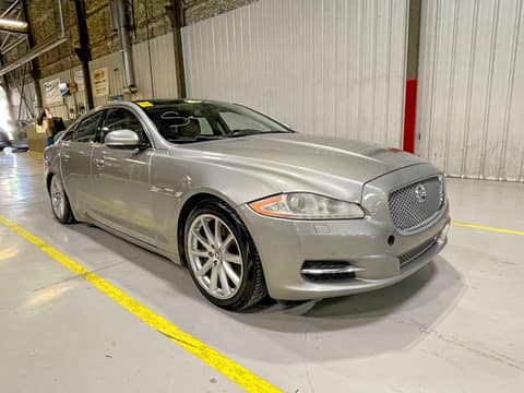 2011 Jaguar XJ-Series, VIN SAJWA1CB8BLV13204. Zdjęcie 1 z 6 z aukcji Copart. Katalog aut z USA OpenDataCar.