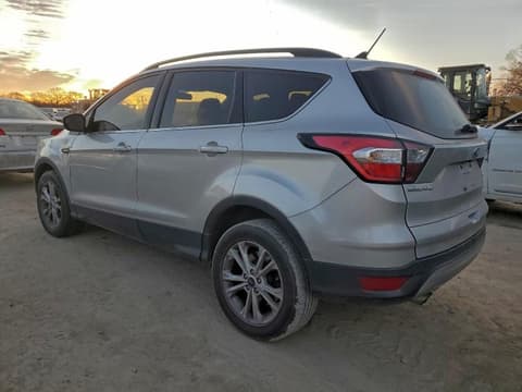 2018 Ford Escape, VIN 1FMCU0GD7JUA82437. Фото 2 з 6 з аукціону Copart. Каталог авто зі США OpenDataCar.