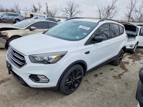 2017 Ford Escape, VIN 1FMCU0GD5HUA14003. Фото 1 из 6 с аукциона Copart. Каталог авто из США OpenDataCar.