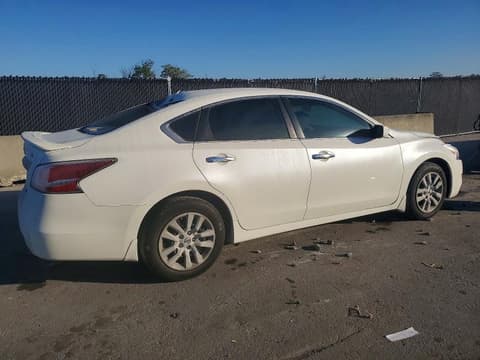 2015 Nissan Altima, VIN 1N4AL3AP6FC578349. Фото 3 из 6 с аукциона Copart. Каталог авто из США OpenDataCar.